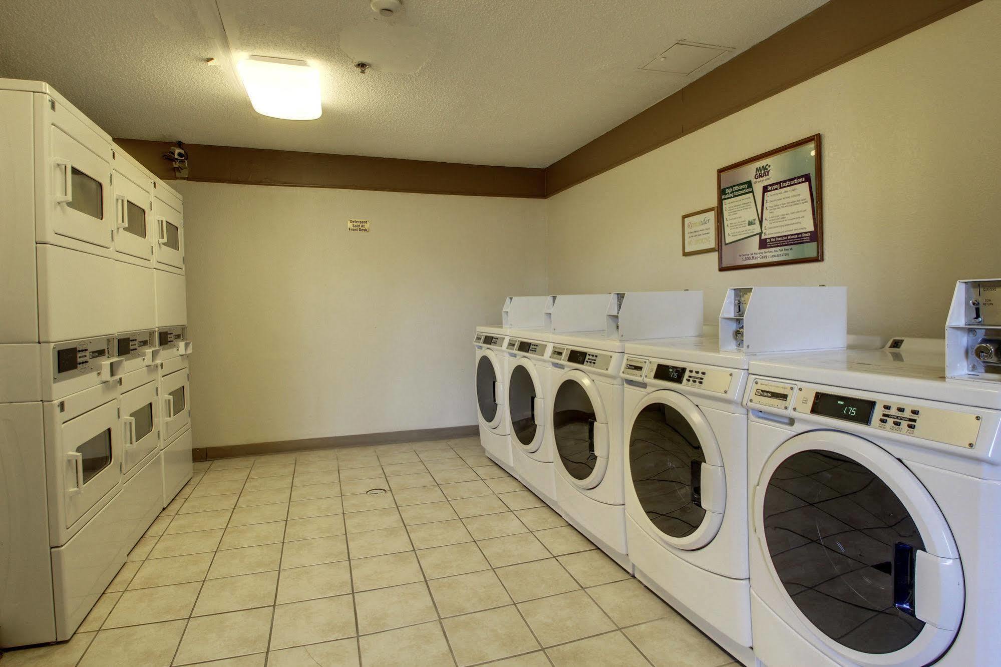 Intown Suites Extended Stay Raleigh Nc- Capital Blvd Dış mekan fotoğraf