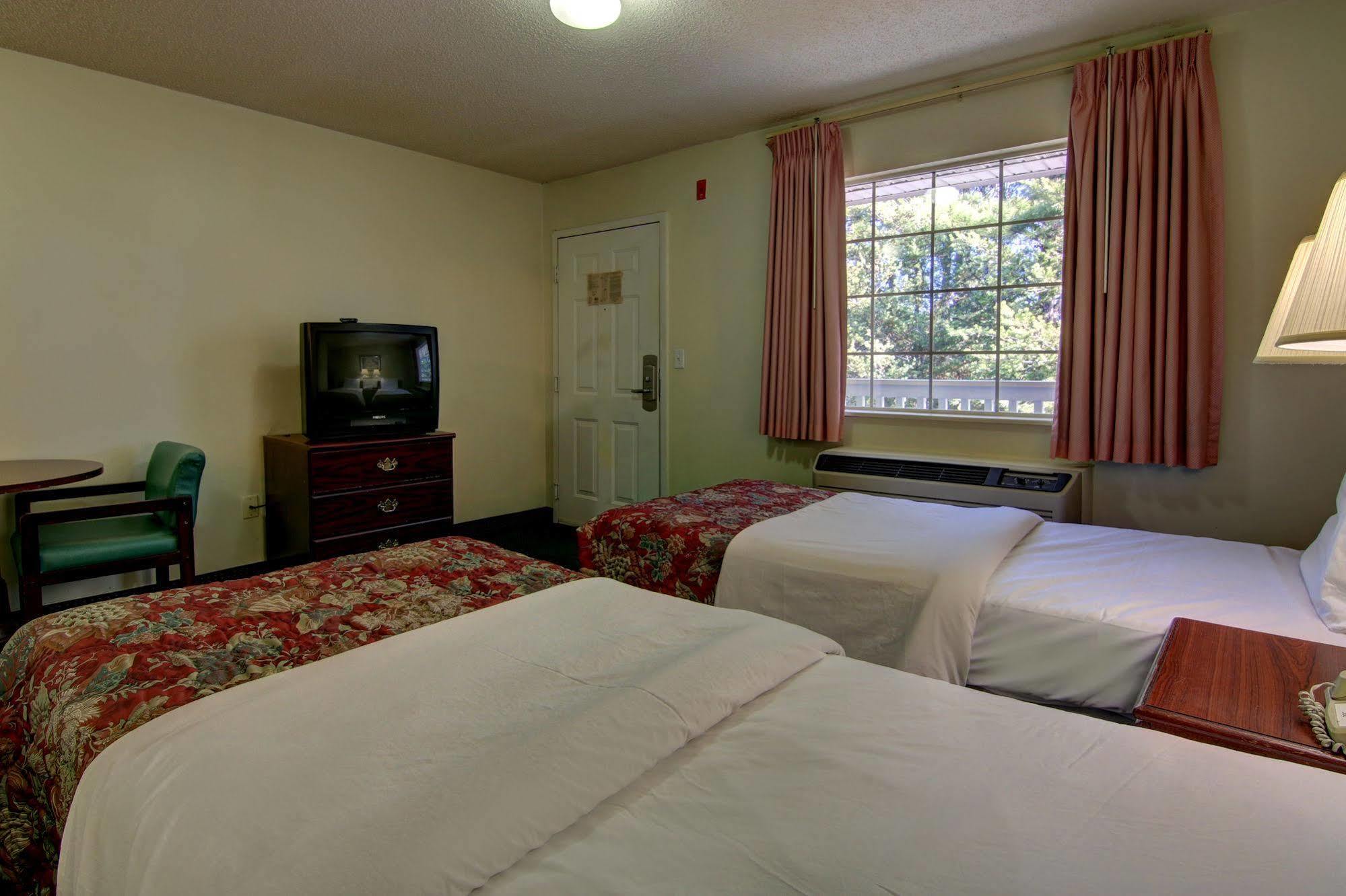 Intown Suites Extended Stay Raleigh Nc- Capital Blvd Dış mekan fotoğraf