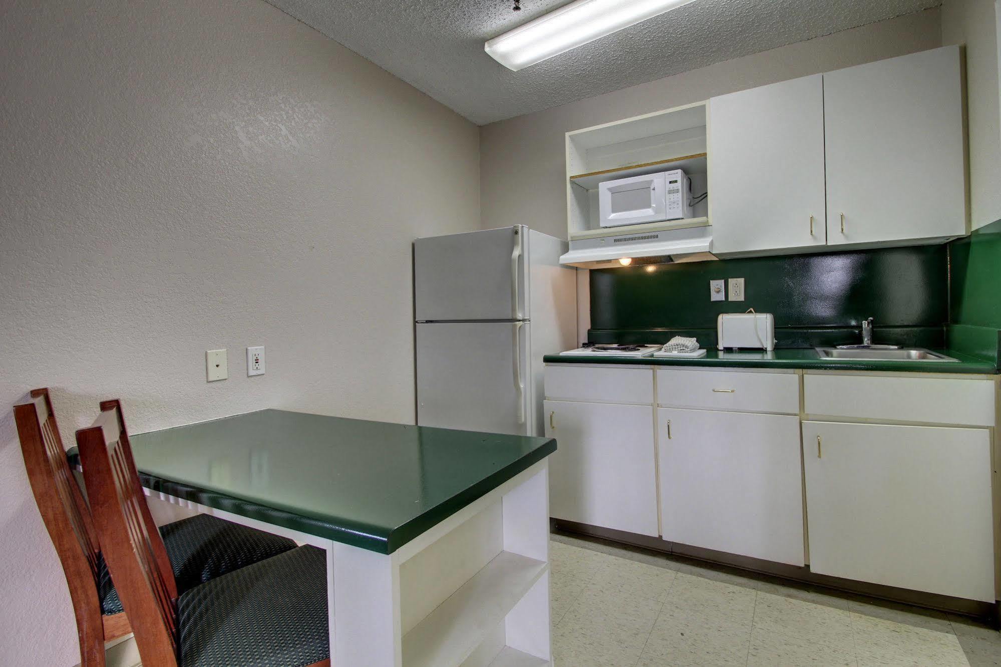 Intown Suites Extended Stay Raleigh Nc- Capital Blvd Dış mekan fotoğraf